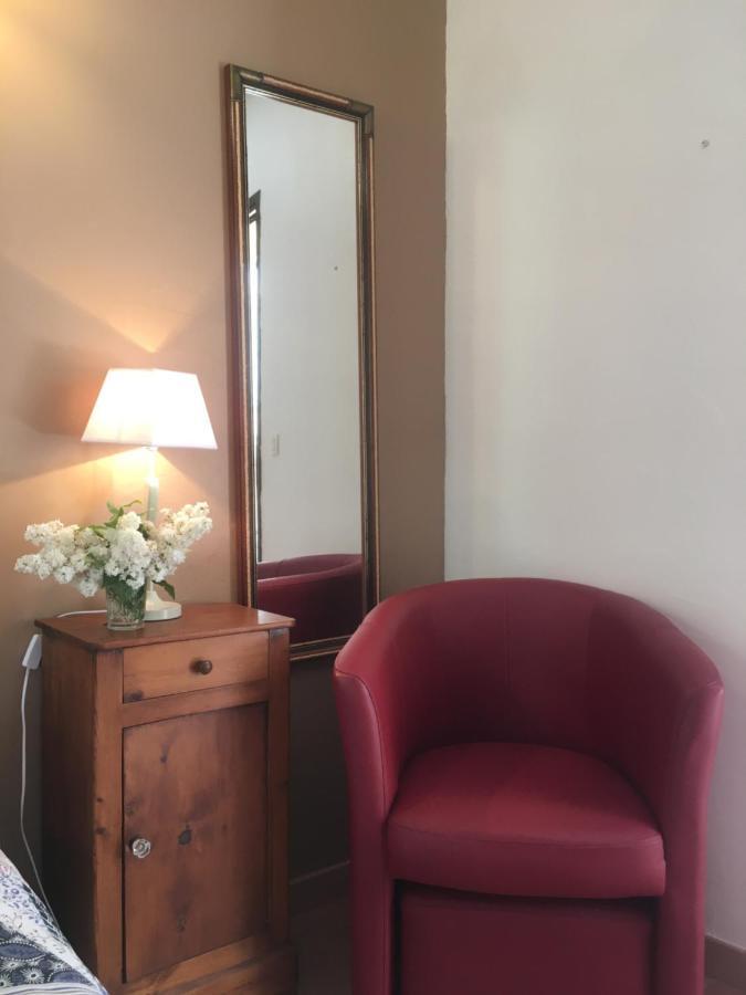 Bed and Breakfast La Ferme De Valauris Sisteron Exterior foto
